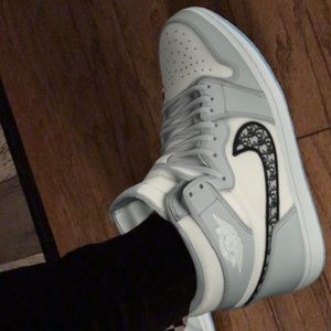 Meet your Posher, Ethan